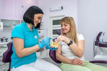 what does a tooth abscess look like consult